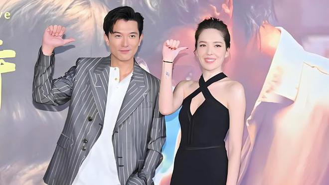 41岁许玮甯孕肚曝光，四肢纤细只胖肚子，邱泽浪子回头请假照顾她