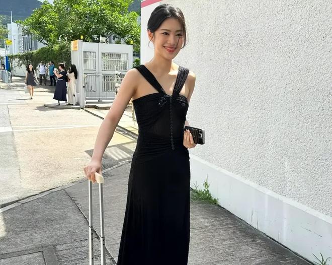 港姐海选生图好精彩！翻版朱茵和学霸律师抢镜，港媒的吐槽太犀利