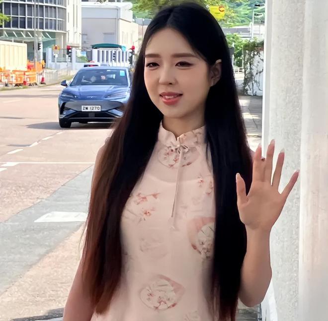 港姐海选生图好精彩！翻版朱茵和学霸律师抢镜，港媒的吐槽太犀利