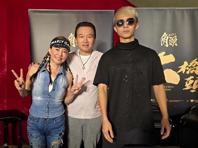 狄莺儿子孙安佐疑似嗑药失控：穿拖鞋精神涣散，在街头行为异常