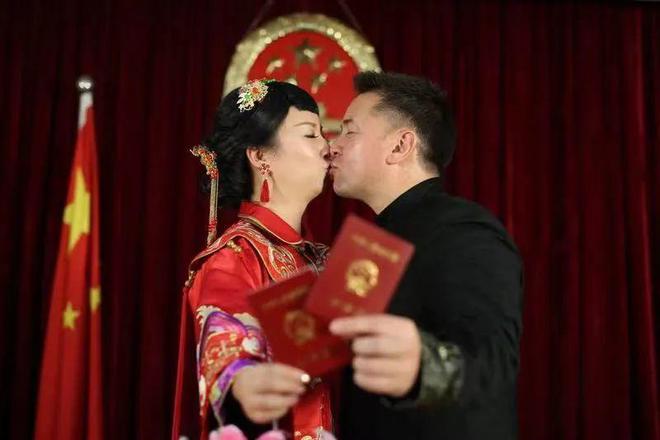 我身高1.72m，先天不足当模特，拼命工作曾瘦到80斤，20岁月入2万