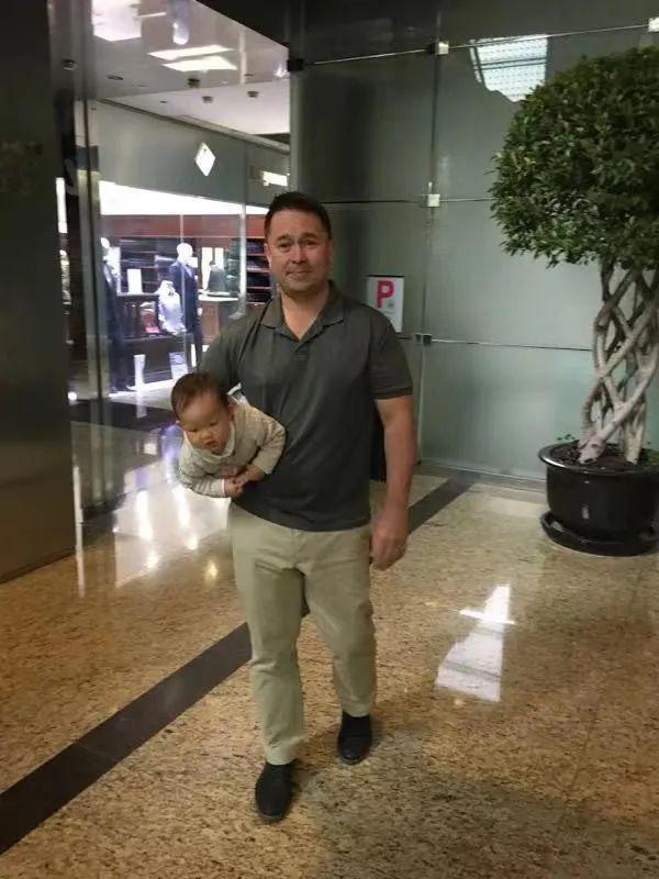 我身高1.72m，先天不足当模特，拼命工作曾瘦到80斤，20岁月入2万