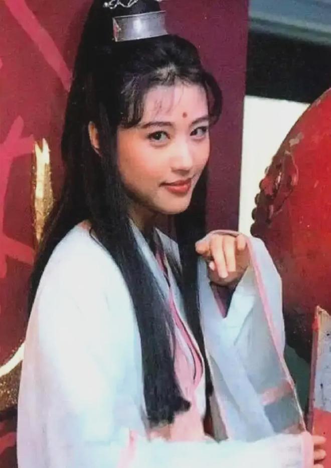 马景涛扮张无忌晕倒！94版倚天成追忆：女主已去世，男配吸毒自毁
