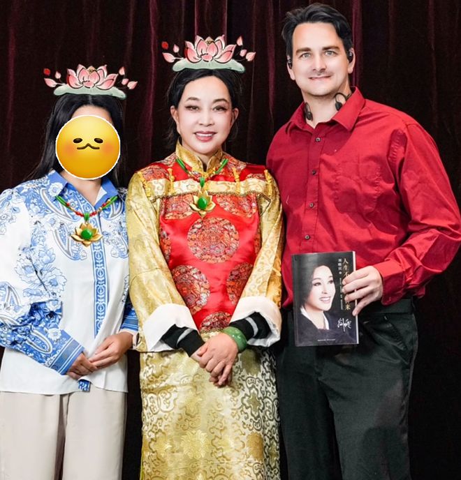 刘晓庆税务风波后续来了：多场话剧演出被取消，海外露面状态不佳