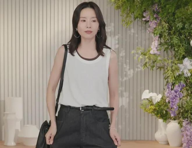 离婚13年，狂捞上亿，董洁的面相彻底变了