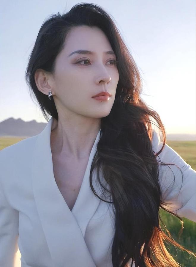 不忍了！森林北回怼网友，自嘲是汪峰历任女友里最差的