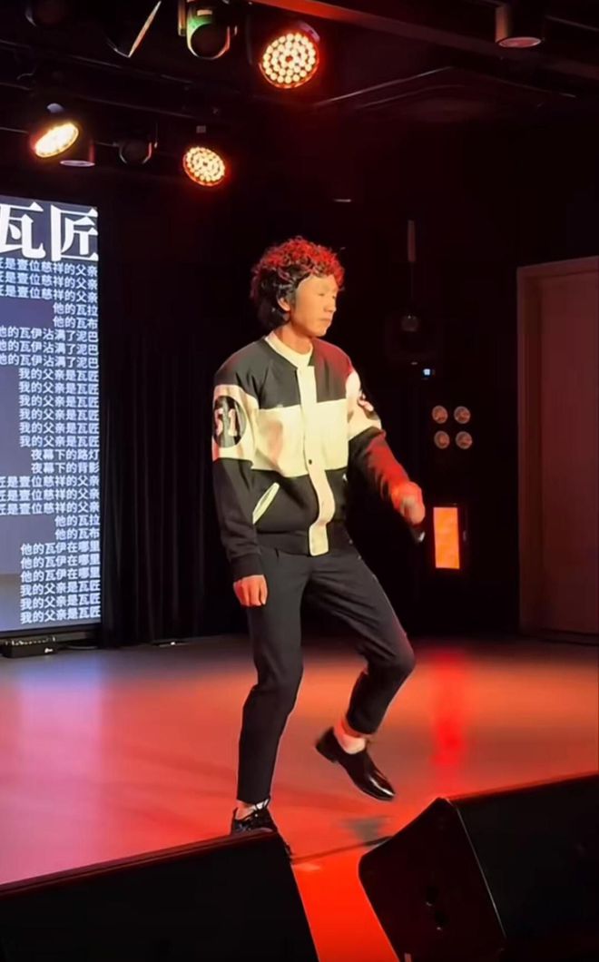 从那艺娜到单依纯，年轻人为何爱上这种“癫”？