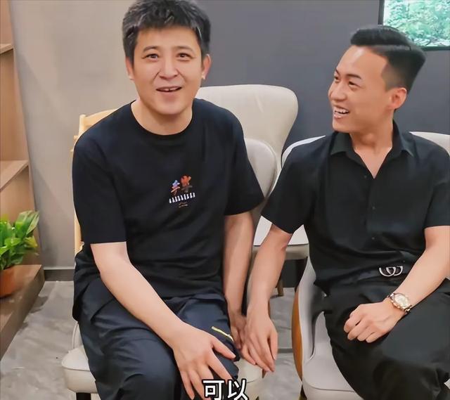孙涛被问到孩子高考成绩满脸骄傲