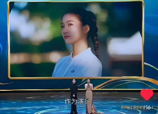 鹿晗关晓彤未分手？男方疑秀手机屏保合影，女方回CP应援词显暧昧