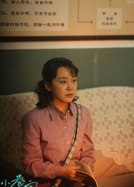 宋佳得白玉兰奖，闫妮送棉花庆贺？女演员惺惺相惜，好暖啊！