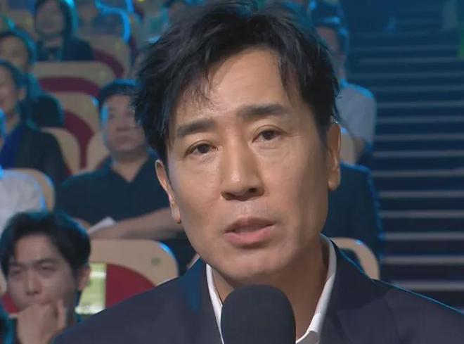 白玉兰奖颁奖礼名场面！杨紫陪跑笑不出来，宋佳关晓彤现场落泪