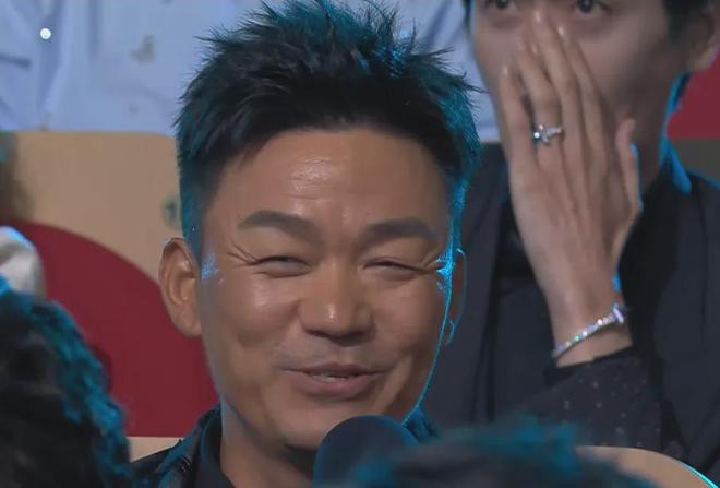 白玉兰奖颁奖礼名场面！杨紫陪跑笑不出来，宋佳关晓彤现场落泪