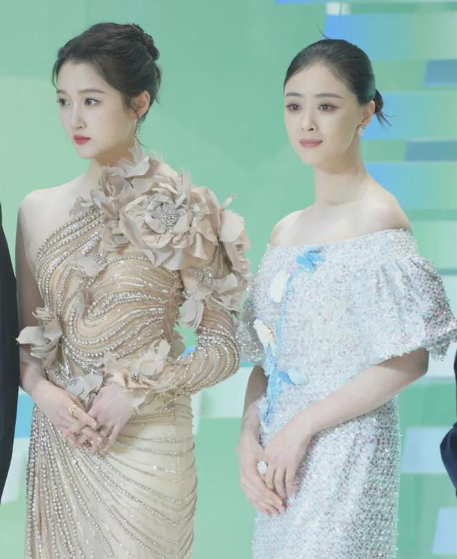 白玉兰奖红毯生图太精彩，无滤镜暴露明星真实状态，杨紫妆太浓了