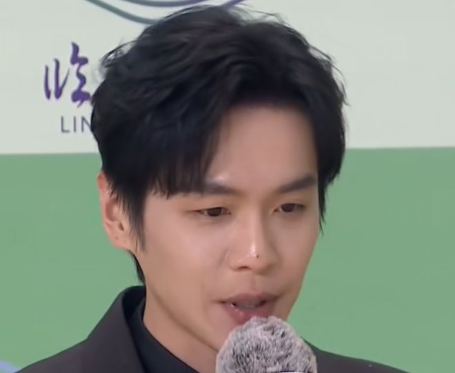 白玉兰奖红毯生图太精彩，无滤镜暴露明星真实状态，杨紫妆太浓了