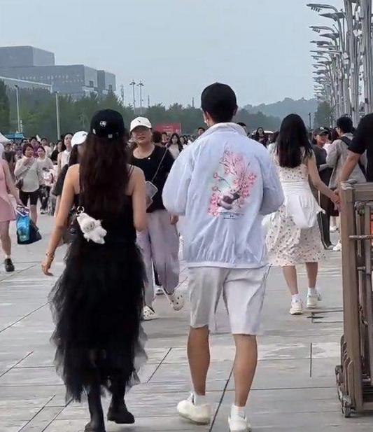 林俊杰演唱会成马龙追星记？乒乓王者变身演唱会第一群演，谁慕了