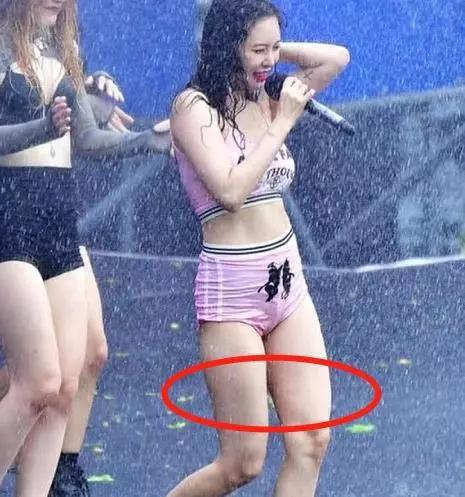 南韩性感小野马胖到不敢认？泫雅却两次否认怀孕，嫁给男神幸福肥