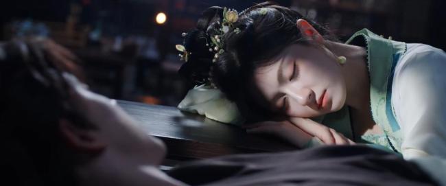 敖瑞鹏拿李兰迪的手当面具 《朝雪录》激情拥吻全网沸腾