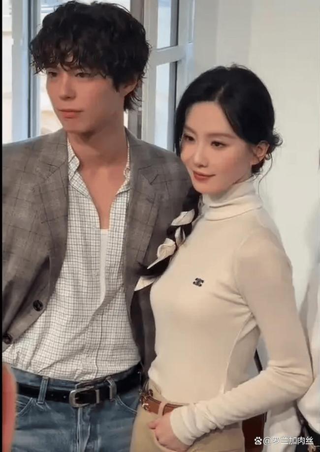 刘诗诗朴宝剑李庚希同框 优雅互动吸睛无数