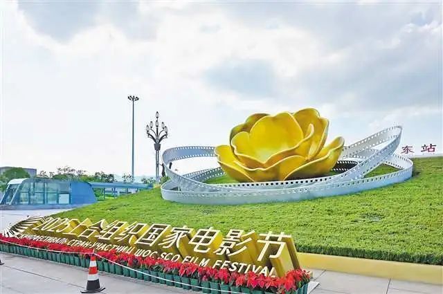 冯小刚：重庆特别适合拍电影