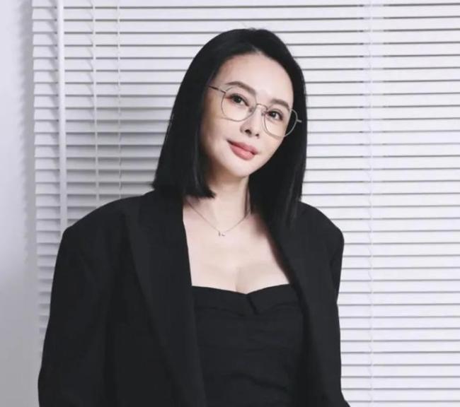 萧淑慎自曝丈夫多次出轨