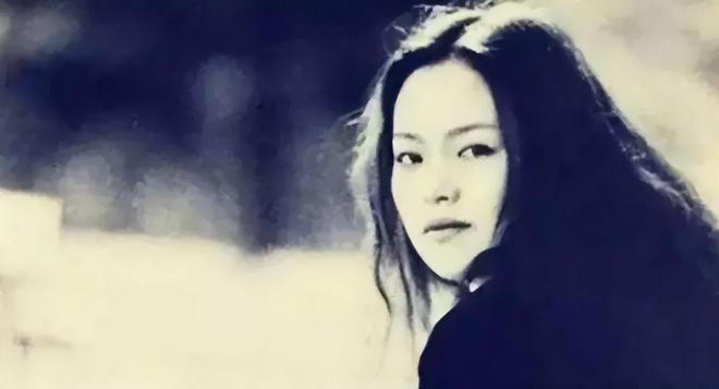 汪峰女友自嘲是“汪峰历代女友中最差”，才明白当初宁静说的没错