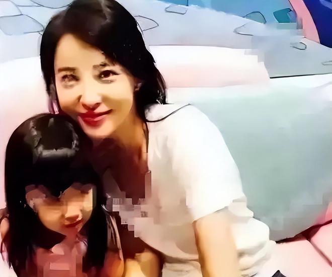 汪峰女友自嘲是“汪峰历代女友中最差”，才明白当初宁静说的没错