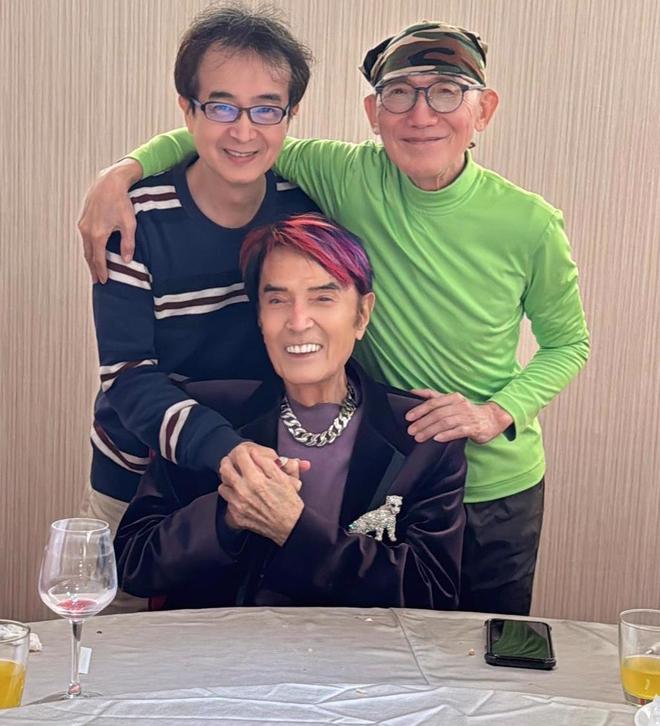 92岁歌王因肺炎感染后离世，遗憾无法见妹妹最后一面