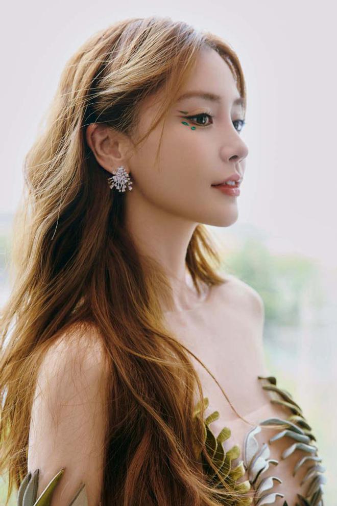 Angelababy杀回巴黎时装周：好生的图，好美的人，一出手就是王炸