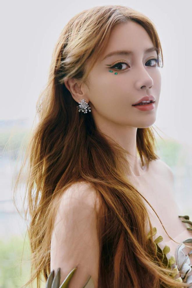 Angelababy杀回巴黎时装周：好生的图，好美的人，一出手就是王炸