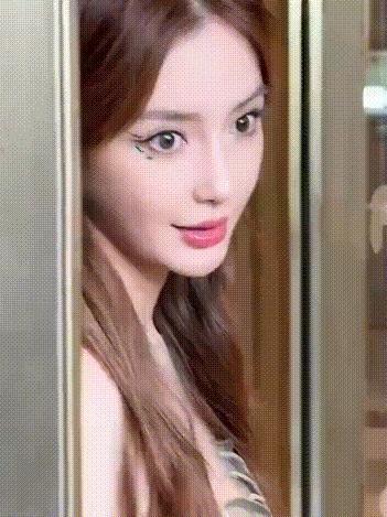 Angelababy杀回巴黎时装周：好生的图，好美的人，一出手就是王炸