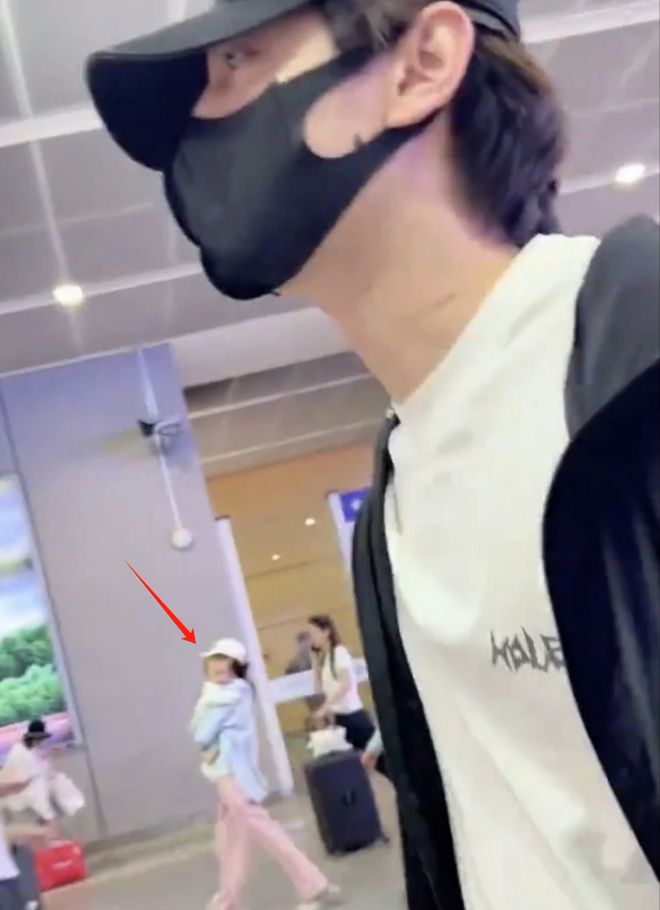 红不过十天就塌房！男星田栩宁疑似孕期出轨，湖南台又要打码了