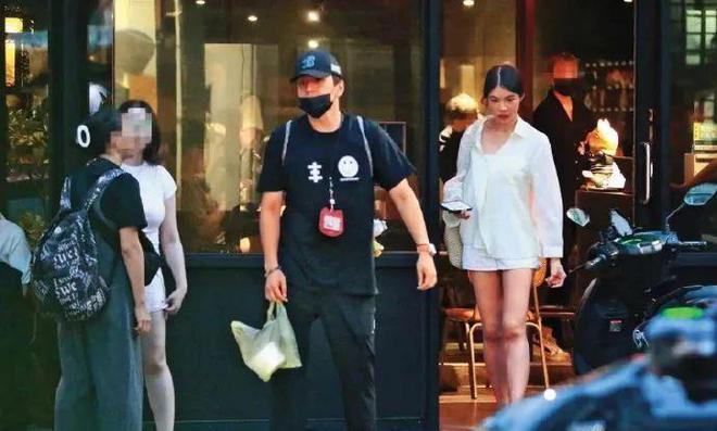 星女郎当小三被亲妈拉黑？丁禹兮帮伊能静儿子？胡一天低价求戏拍？王大陆陪女友？姨太问答
