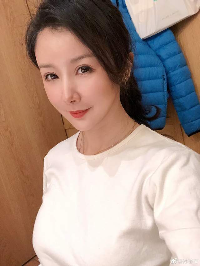 王阳评论区沦陷！网友怒斥他太虚伪，背刺孙菲菲人品遭质疑