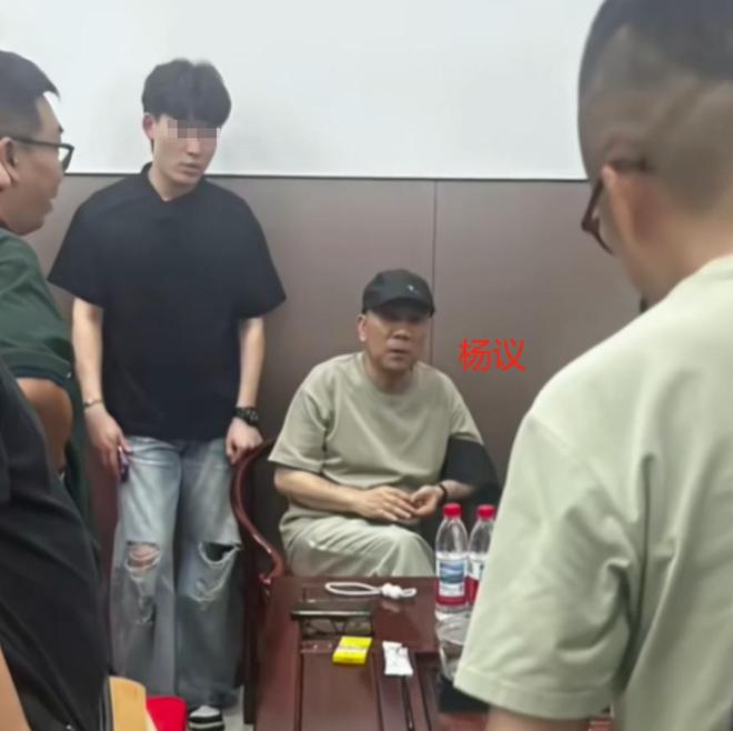 长子还原杨少华去世场景！头晕送医半路离世，杨议隐瞒细节惹争议