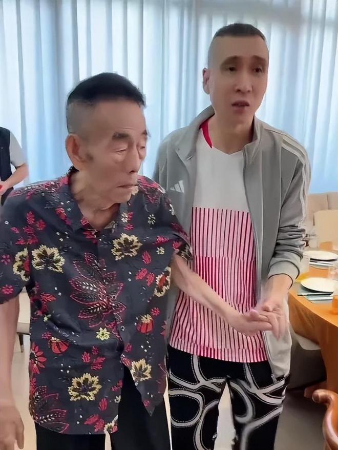 长子还原杨少华去世场景！头晕送医半路离世，杨议隐瞒细节惹争议