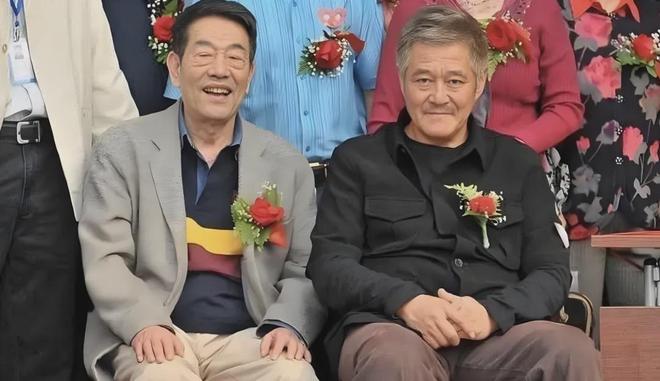 杨少华遗体告别！长子杨威悲痛，摔盆打幡大喊：爸爸一路走好！