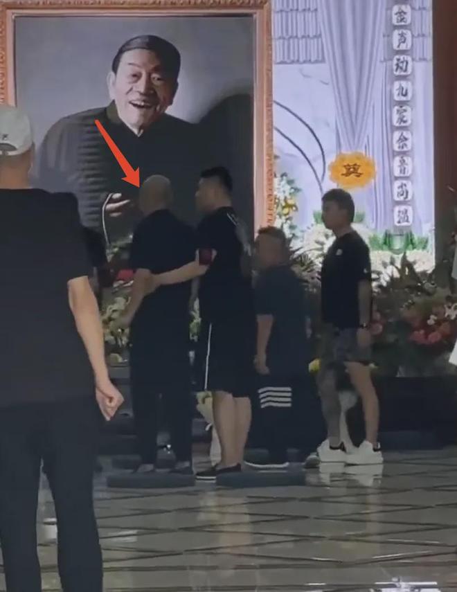 相声演员汪洋灵堂内涵杨少华儿子，杨议妻子发声：网友的眼睛雪亮