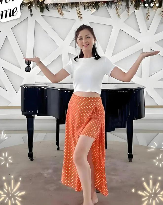 当红时下嫁黄志忠，被抛弃后再嫁小9岁同行，何音如今过得怎样