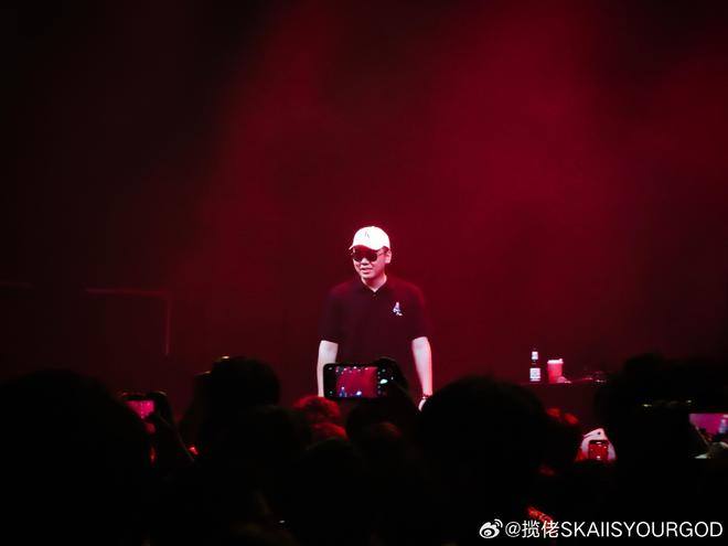 刚刚！揽佬回应了挣了12亿！火过周杰伦！