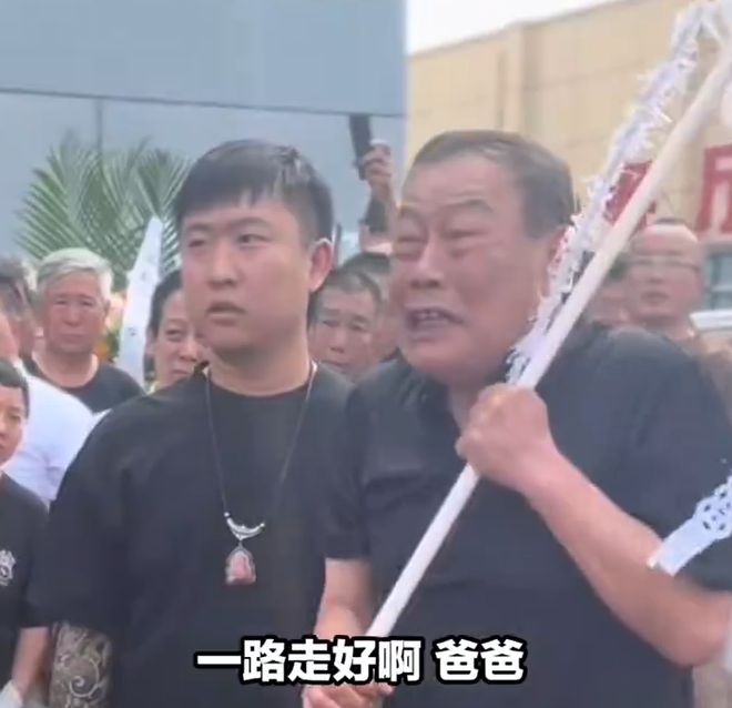 杨少华带货价格曝光！一条3万一天拍十几条，自曝被儿子当驴使唤