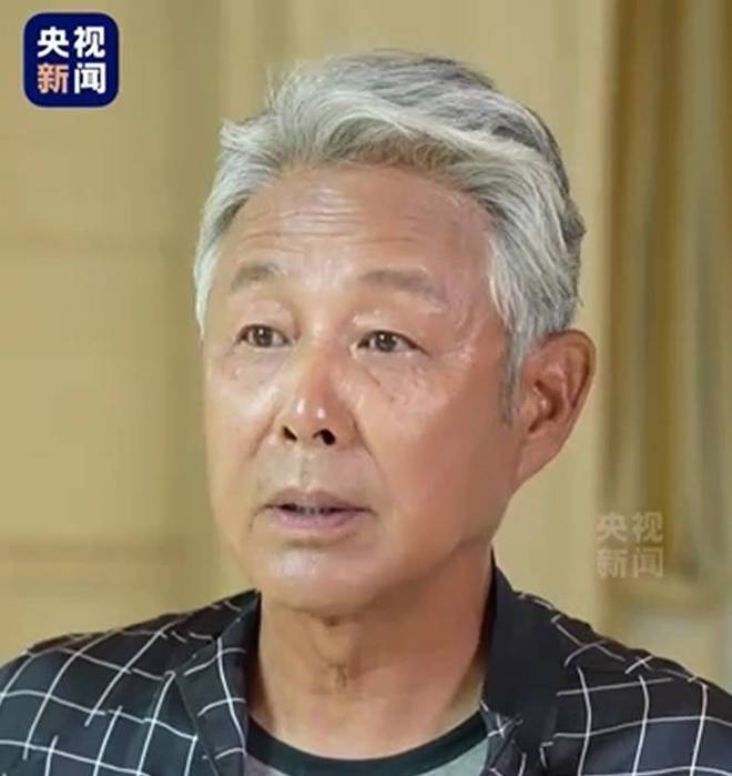 陈道明头发白了上热搜？谁想到他70岁了，不医美不美颜优雅老去