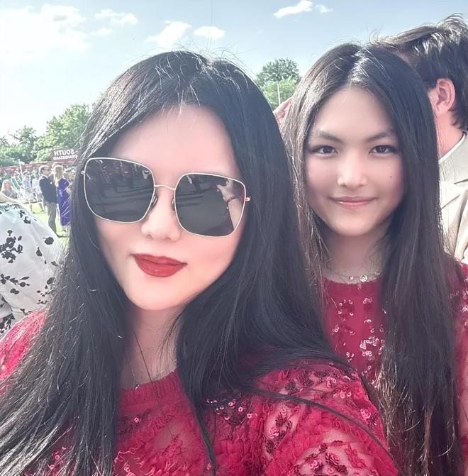 李湘爱女人设崩塌！曾被偶遇疑似到泰国求子，多次表示想追生二胎