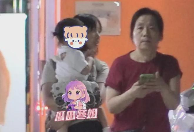 王鸥女儿首次曝光！还被偶遇看何九华话剧，去父留子之说立不住了