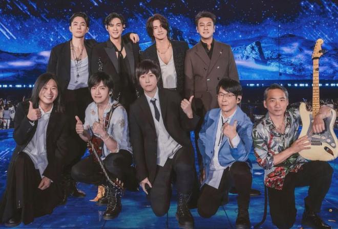 F4合体变“上春山2.0”，朱孝天服装站位都尴尬，曾公开承认不和