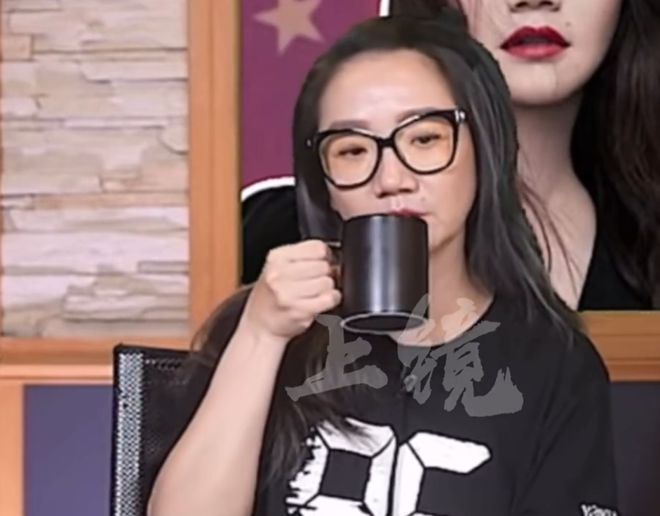 多位好友称小S状态好还会说笑，S妈却担心走不出来，网友痛批戏多