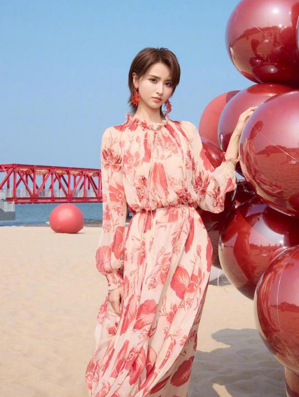 金子涵退圈后首个活动？品牌方称她为艺人，退娱乐圈不退时尚圈？