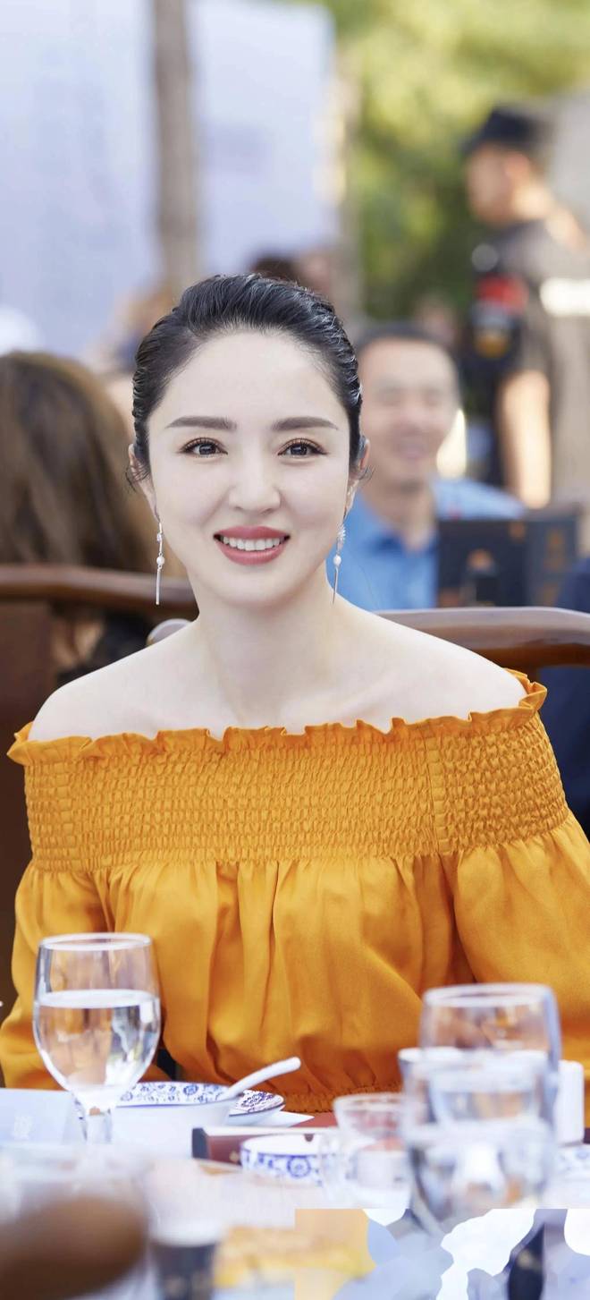 45岁董璇自曝再婚，和高云翔2019年离婚，受佟丽娅鼓励再入爱河？