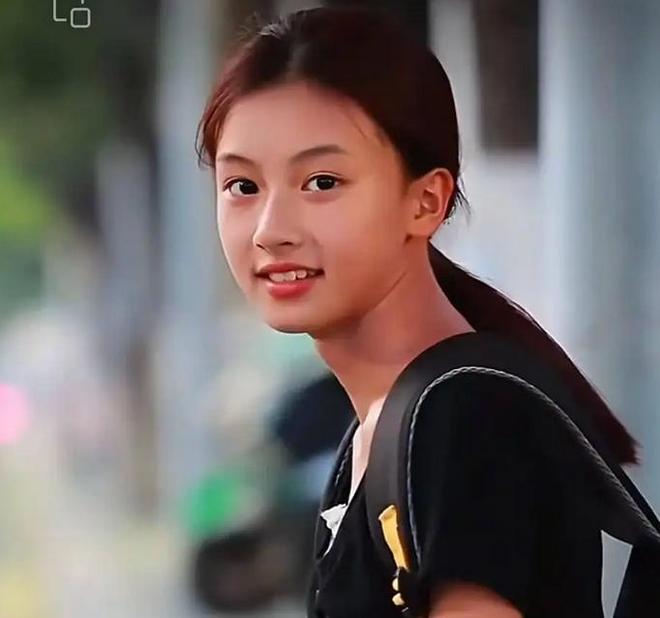 河南妹妹七七撞脸张柏芝宋祖儿杨颖，会成内娱新顶流吗？悬念待解
