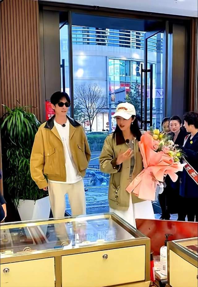 董璇自曝再婚了！二婚老公被扒是张维伊，两人6月在老家领证结婚