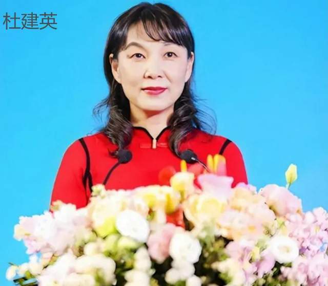 14岁独自留学，毕业3年就独掌一个集团，宗馥莉可不是“娇娇女”
